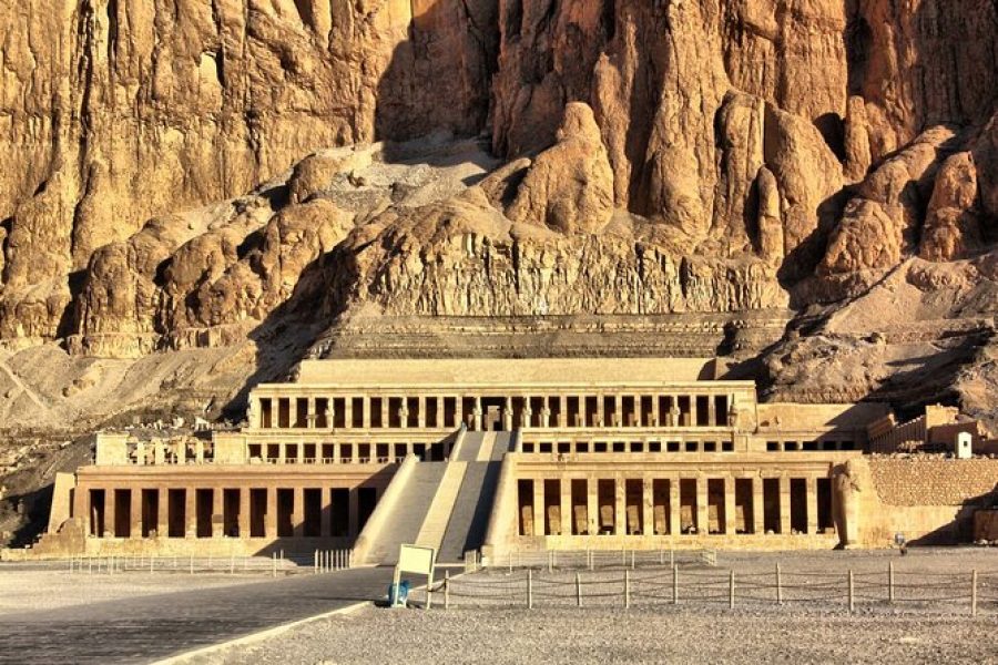 West Bank of Luxor Tour: Valley of the Kings, Habu, Nobles, Memnon & Hatshepsut